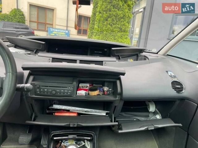 Черный Рено Эспейс, объемом двигателя 2 л и пробегом 246 тыс. км за 9400 $, фото 13 на Automoto.ua