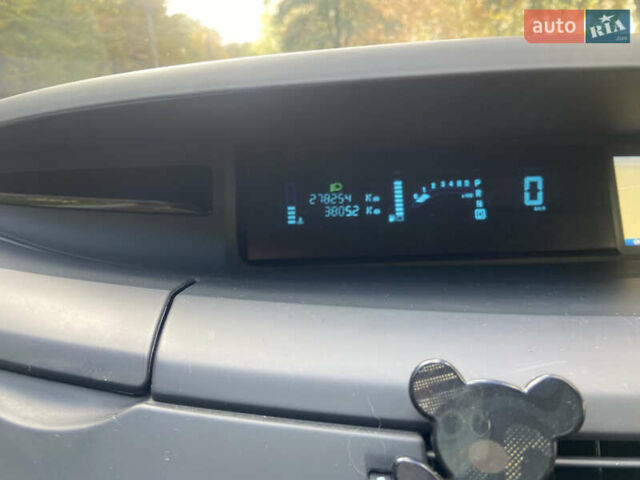 Черный Рено Эспейс, объемом двигателя 2 л и пробегом 280 тыс. км за 7200 $, фото 30 на Automoto.ua