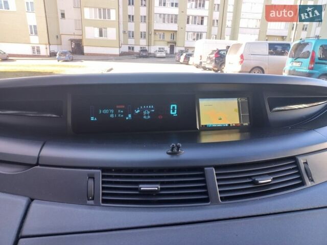 Черный Рено Эспейс, объемом двигателя 2 л и пробегом 310 тыс. км за 7500 $, фото 11 на Automoto.ua