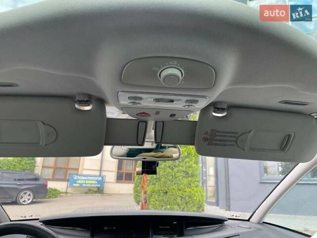 Черный Рено Эспейс, объемом двигателя 2 л и пробегом 246 тыс. км за 9400 $, фото 12 на Automoto.ua