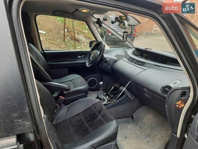 Черный Рено Эспейс, объемом двигателя 2 л и пробегом 148 тыс. км за 9877 $, фото 4 на Automoto.ua