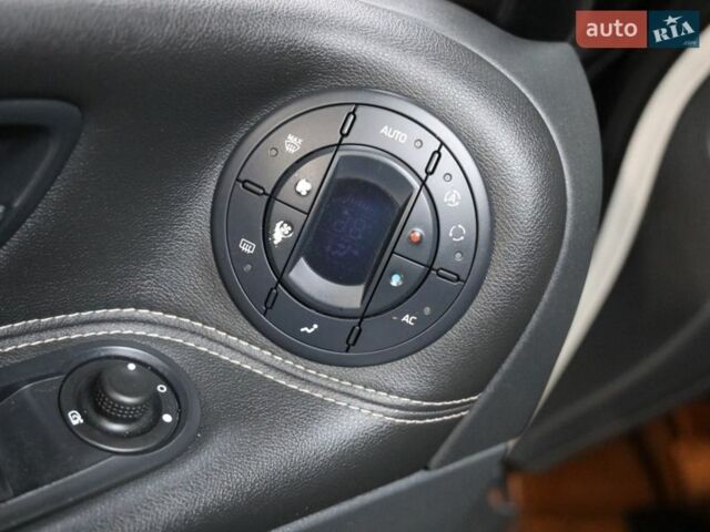 Чорний Рено Еспейс, об'ємом двигуна 2 л та пробігом 322 тис. км за 9900 $, фото 11 на Automoto.ua