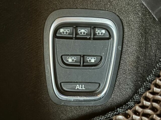 Чорний Рено Еспейс, об'ємом двигуна 1.6 л та пробігом 200 тис. км за 15900 $, фото 13 на Automoto.ua