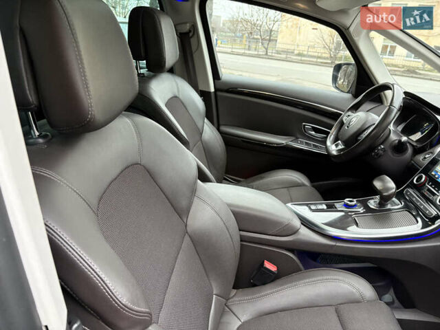 Черный Рено Эспейс, объемом двигателя 1.6 л и пробегом 280 тыс. км за 14200 $, фото 27 на Automoto.ua