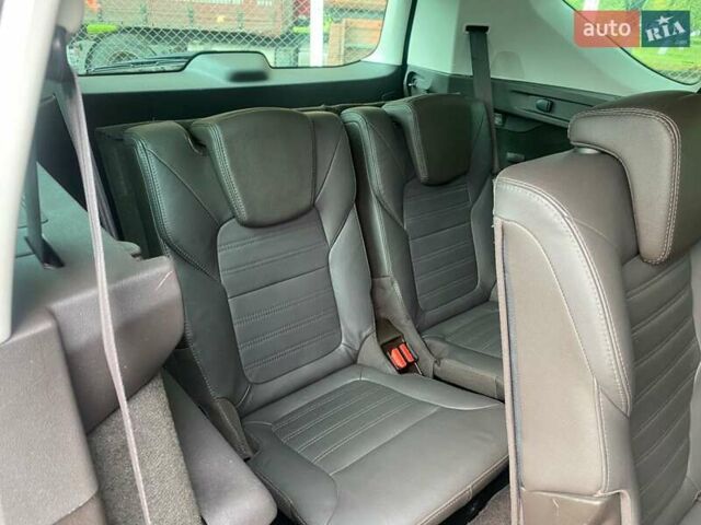 Чорний Рено Еспейс, об'ємом двигуна 1.6 л та пробігом 231 тис. км за 16545 $, фото 2 на Automoto.ua