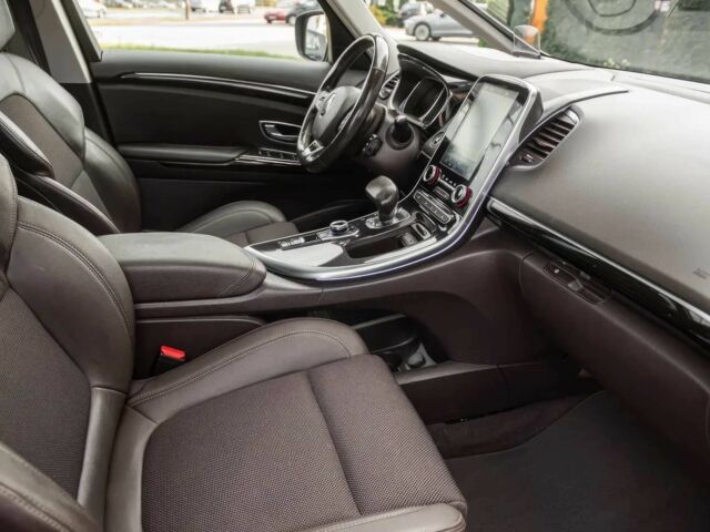 Черный Рено Эспейс, объемом двигателя 2 л и пробегом 44 тыс. км за 12900 $, фото 9 на Automoto.ua