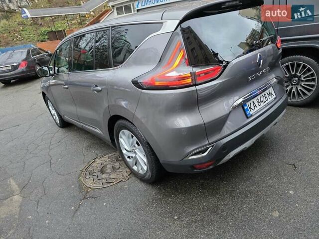 Коричневый Рено Эспейс, объемом двигателя 1.6 л и пробегом 260 тыс. км за 15600 $, фото 5 на Automoto.ua