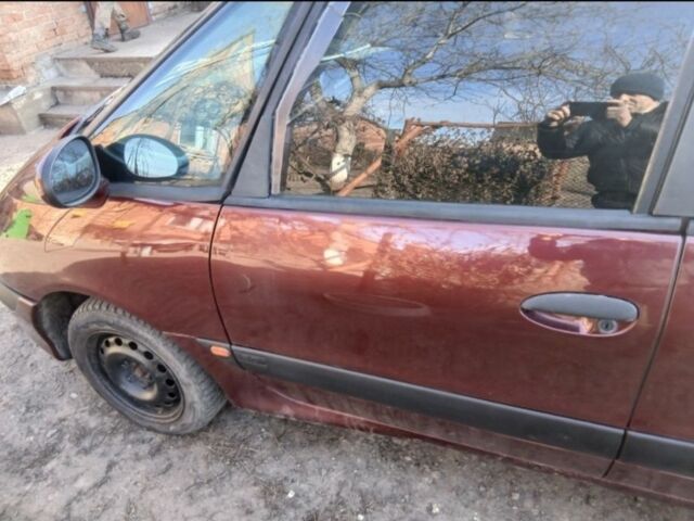 Красный Рено Эспейс, объемом двигателя 2 л и пробегом 250 тыс. км за 2400 $, фото 3 на Automoto.ua
