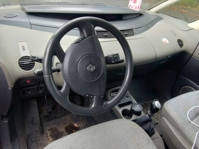 Красный Рено Эспейс, объемом двигателя 2 л и пробегом 350 тыс. км за 2381 $, фото 10 на Automoto.ua