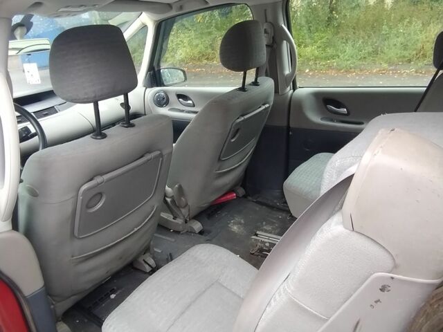 Красный Рено Эспейс, объемом двигателя 2 л и пробегом 350 тыс. км за 2381 $, фото 7 на Automoto.ua