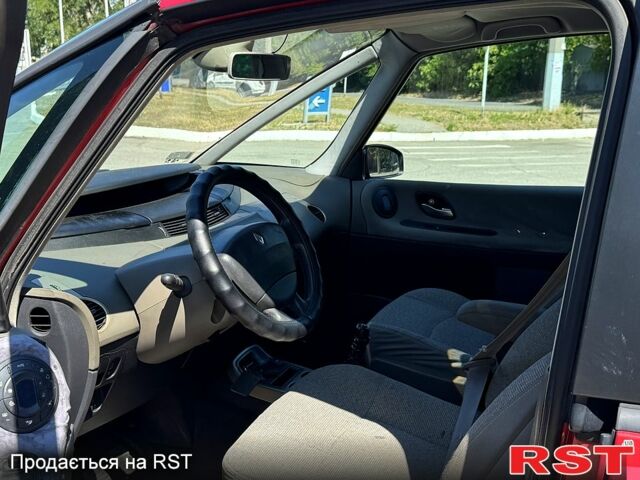 Рено Эспейс 2004 в Запорожье на Automoto.ua Красный Рено Эспейс, объемом двигателя 1.9 л и пробегом 0 тыс. км за 3999 $, фото 6 на Automoto.ua