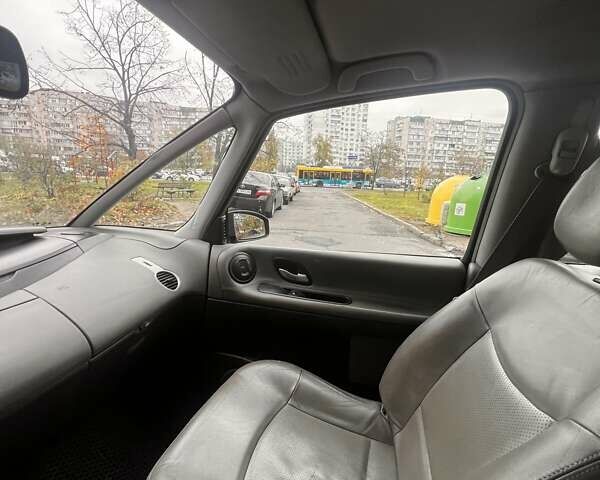 Красный Рено Эспейс, объемом двигателя 2.2 л и пробегом 387 тыс. км за 3600 $, фото 5 на Automoto.ua