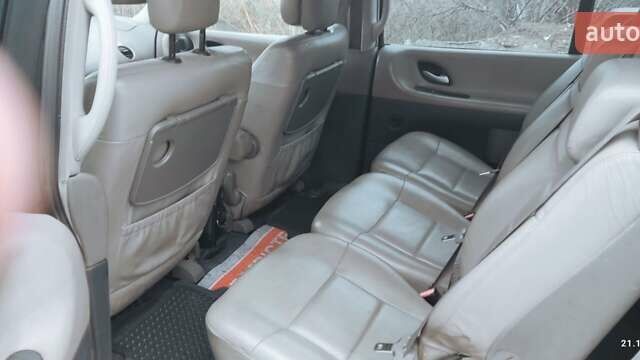 Рено Эспейс, объемом двигателя 1.9 л и пробегом 318 тыс. км за 5000 $, фото 4 на Automoto.ua