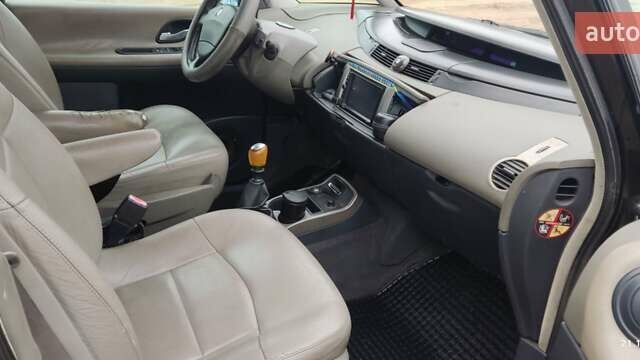 Рено Эспейс, объемом двигателя 1.9 л и пробегом 318 тыс. км за 5000 $, фото 3 на Automoto.ua