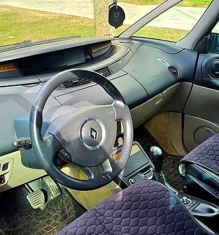 Рено Эспейс, объемом двигателя 2.2 л и пробегом 275 тыс. км за 5500 $, фото 1 на Automoto.ua