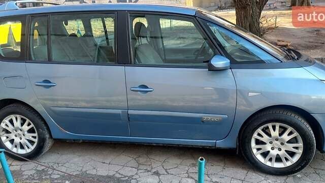 Рено Эспейс, объемом двигателя 2.2 л и пробегом 520 тыс. км за 4990 $, фото 4 на Automoto.ua