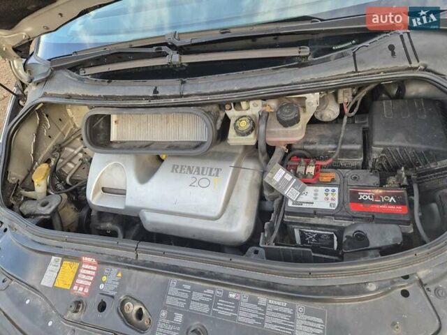 Рено Эспейс, объемом двигателя 2 л и пробегом 233 тыс. км за 5300 $, фото 4 на Automoto.ua