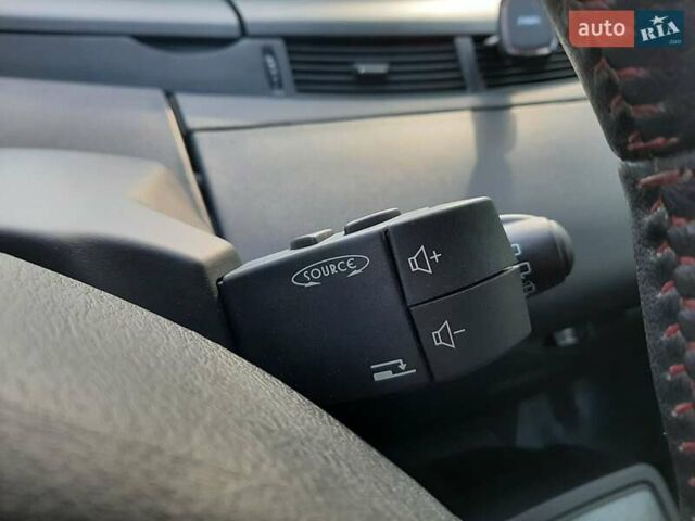 Рено Эспейс, объемом двигателя 2 л и пробегом 204 тыс. км за 7500 $, фото 14 на Automoto.ua
