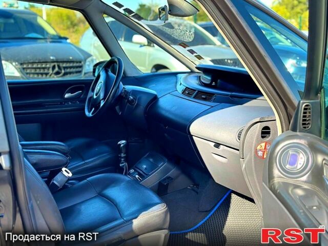 Рено Эспейс, объемом двигателя 2 л и пробегом 250 тыс. км за 5999 $, фото 5 на Automoto.ua