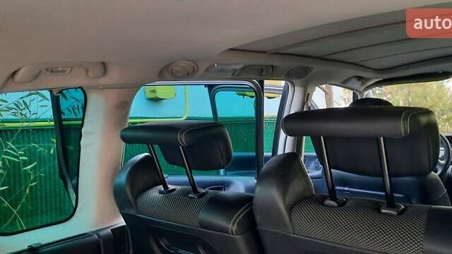 Рено Эспейс, объемом двигателя 2 л и пробегом 267 тыс. км за 8500 $, фото 15 на Automoto.ua