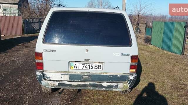 Серый Рено Эспейс, объемом двигателя 2 л и пробегом 908 тыс. км за 1200 $, фото 4 на Automoto.ua