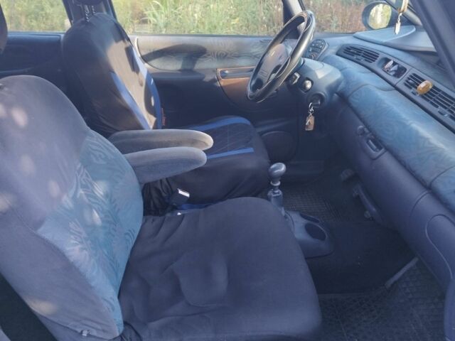 Серый Рено Эспейс, объемом двигателя 2 л и пробегом 300 тыс. км за 3000 $, фото 5 на Automoto.ua