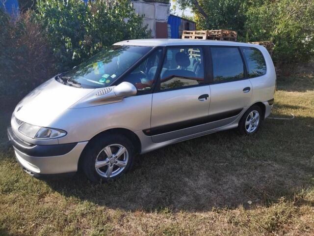 Серый Рено Эспейс, объемом двигателя 2 л и пробегом 300 тыс. км за 3000 $, фото 2 на Automoto.ua