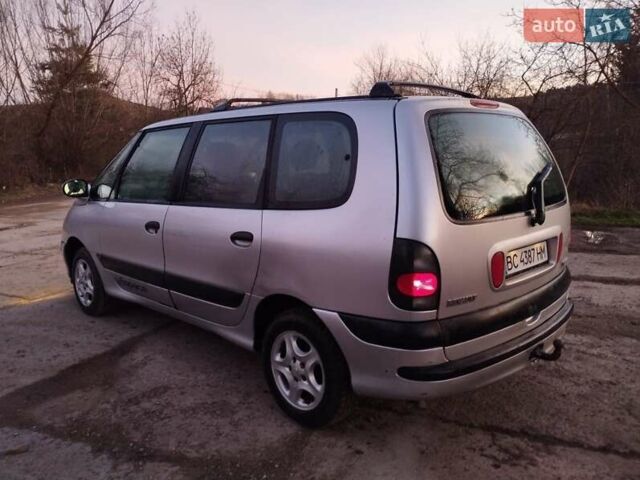 Сірий Рено Еспейс, об'ємом двигуна 2 л та пробігом 260 тис. км за 1950 $, фото 6 на Automoto.ua