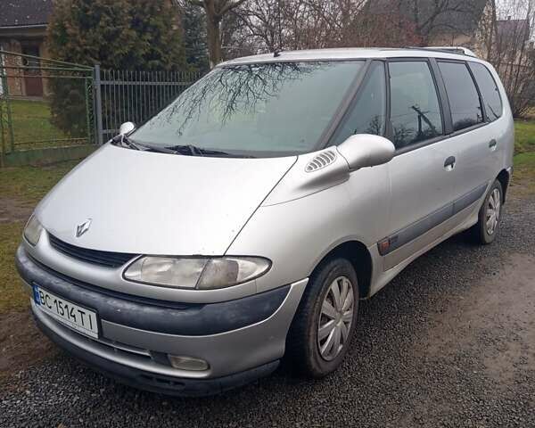 Серый Рено Эспейс, объемом двигателя 2 л и пробегом 239 тыс. км за 2000 $, фото 2 на Automoto.ua