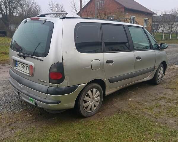 Серый Рено Эспейс, объемом двигателя 2 л и пробегом 239 тыс. км за 2000 $, фото 4 на Automoto.ua