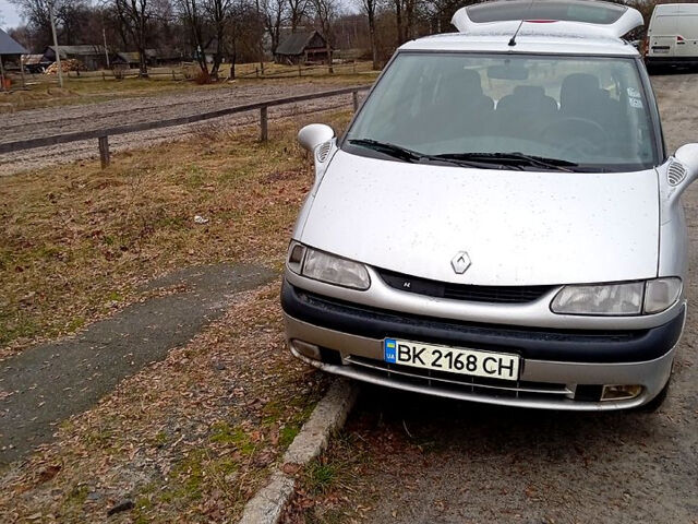 Серый Рено Эспейс, объемом двигателя 1.9 л и пробегом 305 тыс. км за 3300 $, фото 2 на Automoto.ua