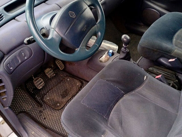 Серый Рено Эспейс, объемом двигателя 1.9 л и пробегом 305 тыс. км за 3300 $, фото 1 на Automoto.ua