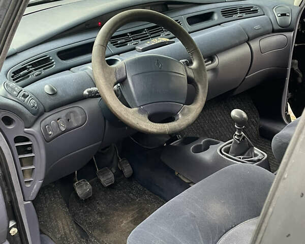 Сірий Рено Еспейс, об'ємом двигуна 2 л та пробігом 500 тис. км за 3200 $, фото 11 на Automoto.ua
