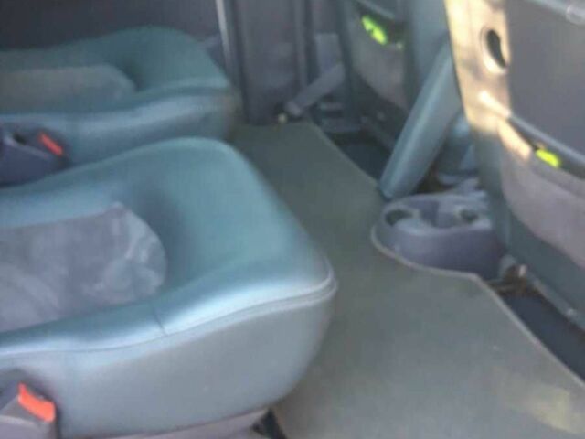 Серый Рено Эспейс, объемом двигателя 2.2 л и пробегом 380 тыс. км за 3800 $, фото 3 на Automoto.ua