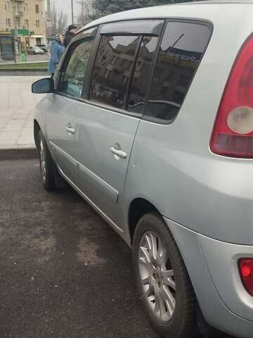 Серый Рено Эспейс, объемом двигателя 2 л и пробегом 267 тыс. км за 4500 $, фото 6 на Automoto.ua