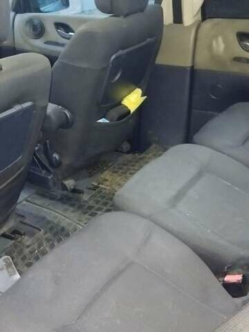 Серый Рено Эспейс, объемом двигателя 2 л и пробегом 267 тыс. км за 4500 $, фото 14 на Automoto.ua