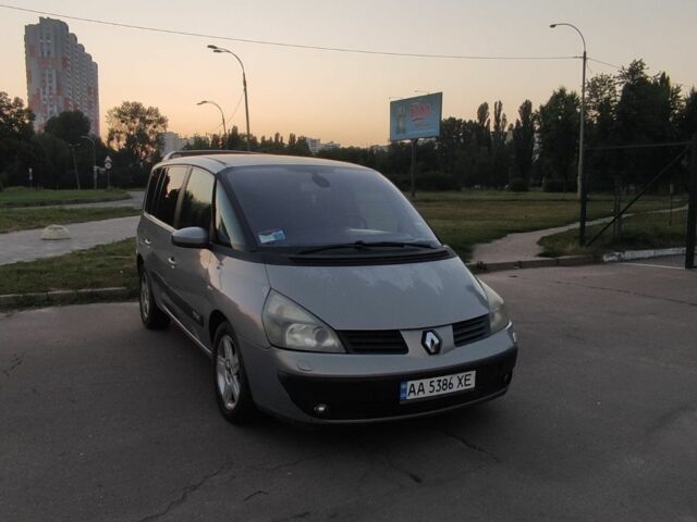 Серый Рено Эспейс, объемом двигателя 2.2 л и пробегом 294 тыс. км за 3000 $, фото 3 на Automoto.ua