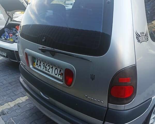 Сірий Рено Еспейс, об'ємом двигуна 2 л та пробігом 380 тис. км за 4100 $, фото 3 на Automoto.ua