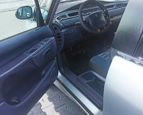 Сірий Рено Еспейс, об'ємом двигуна 2 л та пробігом 380 тис. км за 4100 $, фото 5 на Automoto.ua