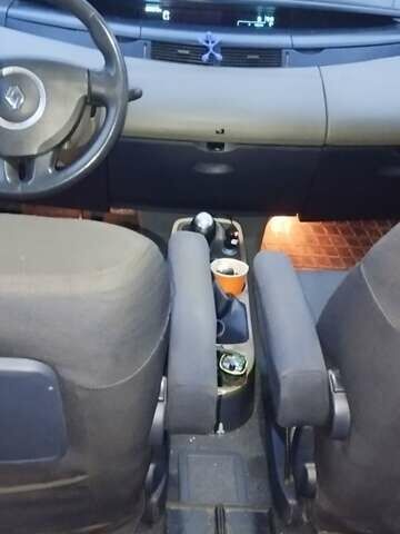 Серый Рено Эспейс, объемом двигателя 2 л и пробегом 267 тыс. км за 4500 $, фото 13 на Automoto.ua