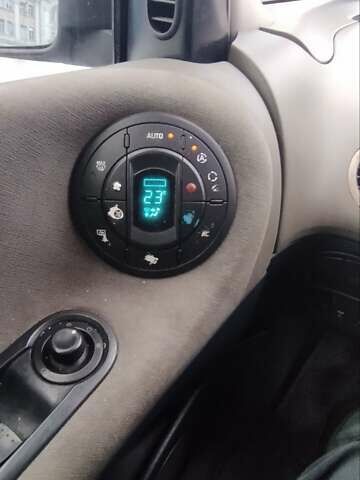 Серый Рено Эспейс, объемом двигателя 2 л и пробегом 267 тыс. км за 4500 $, фото 19 на Automoto.ua