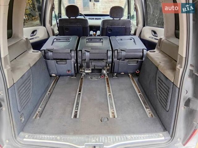 Сірий Рено Еспейс, об'ємом двигуна 2.19 л та пробігом 296 тис. км за 4700 $, фото 11 на Automoto.ua