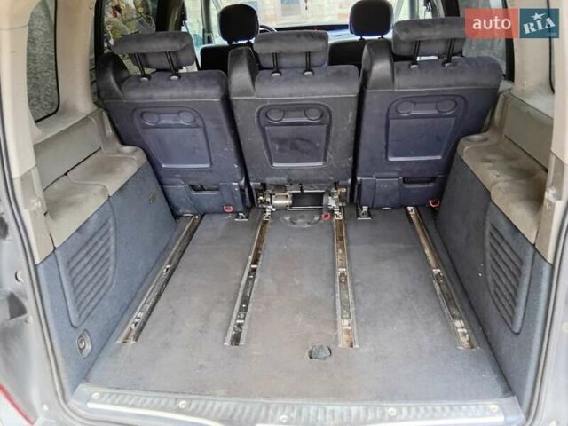 Сірий Рено Еспейс, об'ємом двигуна 2.19 л та пробігом 296 тис. км за 4700 $, фото 10 на Automoto.ua