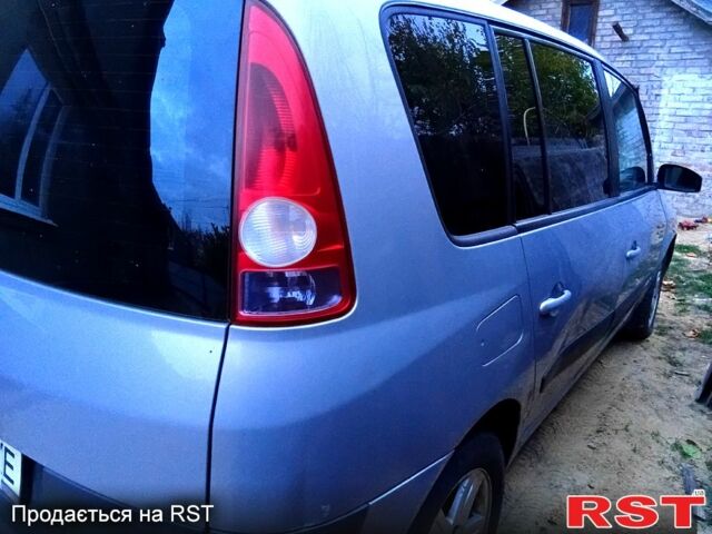 Серый Рено Эспейс, объемом двигателя 2.2 л и пробегом 296 тыс. км за 5000 $, фото 2 на Automoto.ua