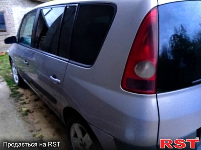 Серый Рено Эспейс, объемом двигателя 2.2 л и пробегом 296 тыс. км за 5000 $, фото 3 на Automoto.ua