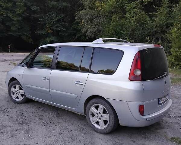 Рено Эспейс 2003 в Ровно на Automoto.ua Серый Рено Эспейс, объемом двигателя 2 л и пробегом 357 тыс. км за 4000 $, фото 2 на Automoto.ua