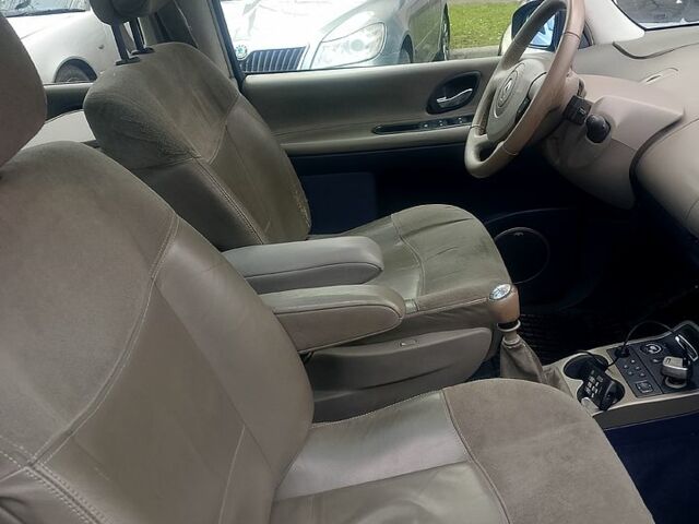 Серый Рено Эспейс, объемом двигателя 2.2 л и пробегом 0 тыс. км за 3800 $, фото 7 на Automoto.ua