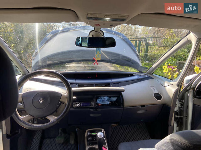 Рено Еспейс 2003 у Хмельницькому на Automoto.ua Сірий Рено Еспейс, об'ємом двигуна 2.19 л та пробігом 557 тис. км за 4500 $, фото 10 на Automoto.ua