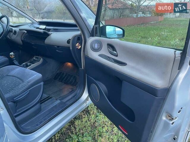 Серый Рено Эспейс, объемом двигателя 2.2 л и пробегом 212 тыс. км за 3800 $, фото 17 на Automoto.ua