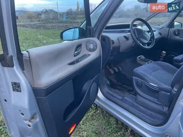 Серый Рено Эспейс, объемом двигателя 2.2 л и пробегом 212 тыс. км за 3800 $, фото 11 на Automoto.ua